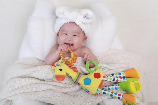 新余宝宝咬手指甲 新余宝宝咬手指甲